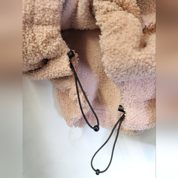 Standard Cloth faux Sherpa hoodie - Picture 10 of 14